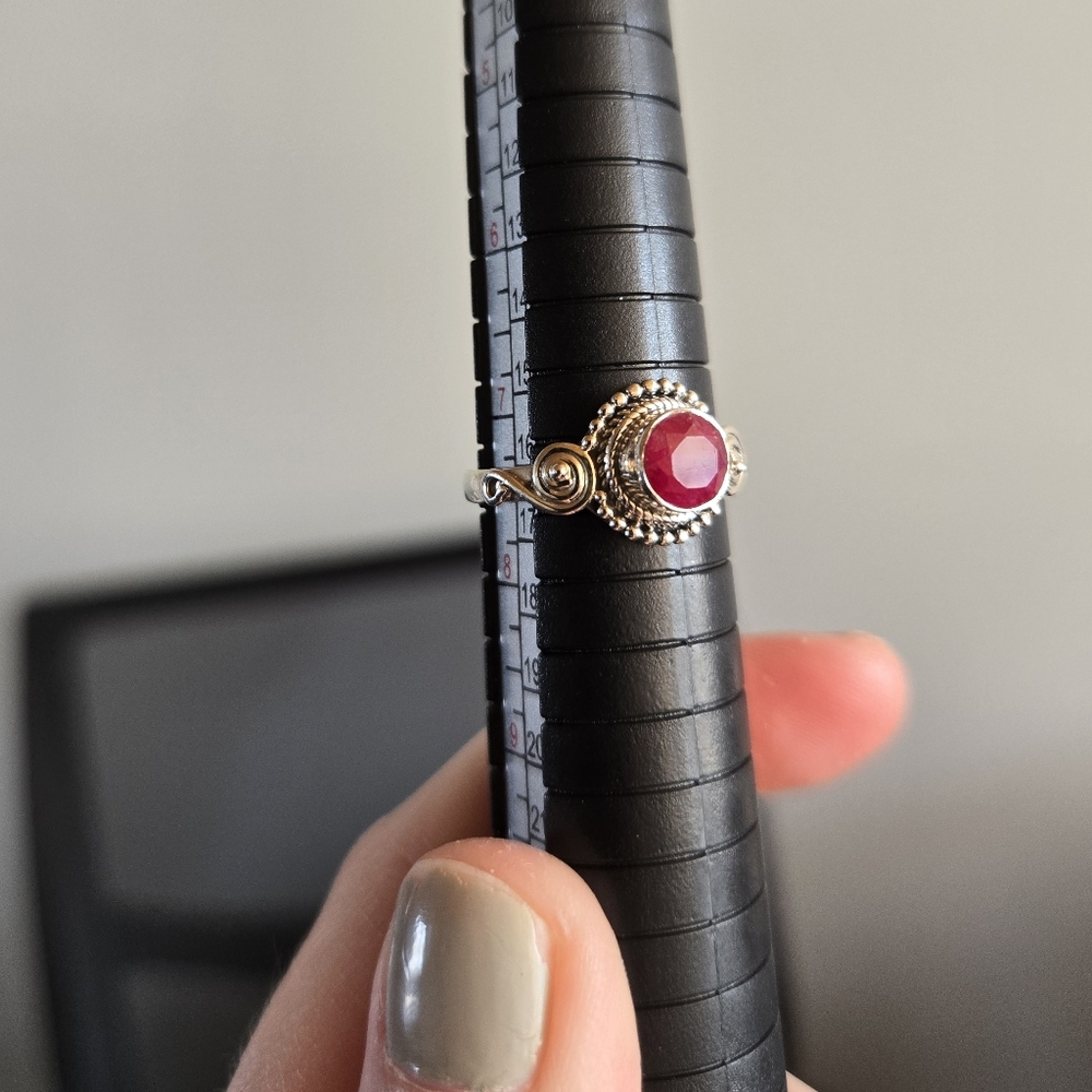 Garnet Sterling Silver Ring 561